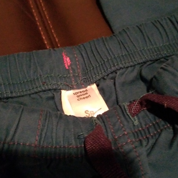 Scrub - Picture 3 of 6